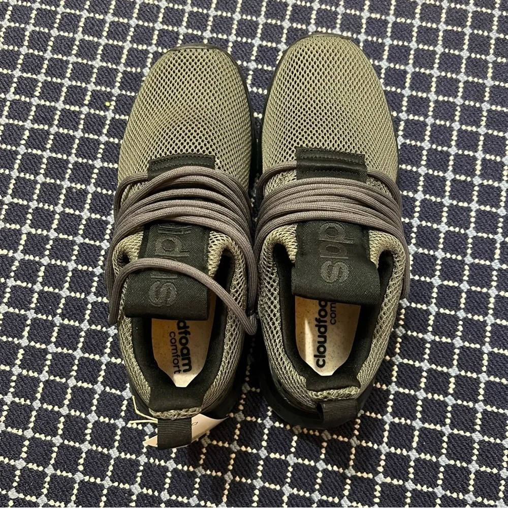 NWT Adidas Lite Racer Adapt Sneakers